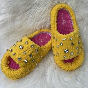 Ladies Comfortable Slippers